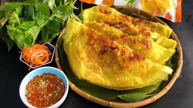 Món ngon Nha Trang bánh xèo mực