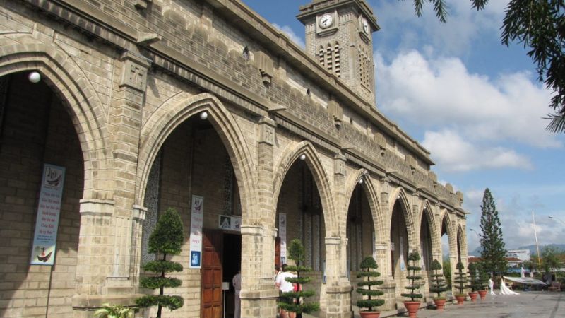 Nhà thờ đá Nha Trang với kiến trúc Gothic độc đáo