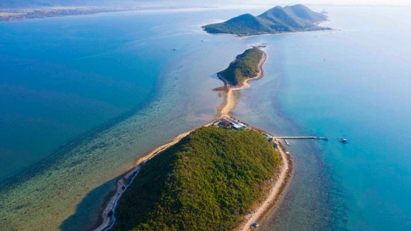 Đảo Điệp Sơn nổi tiếng vì làn nước xanh ngọc