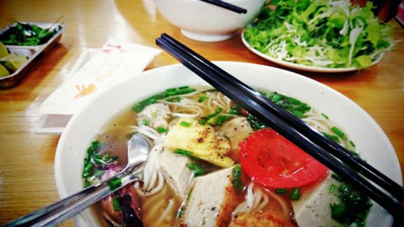 Bánh canh cô Hà nổi tiếng Nha Trang