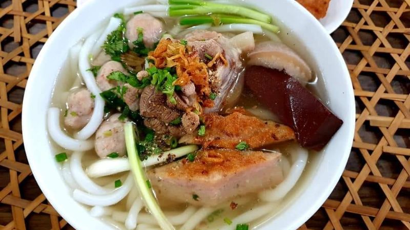 Bánh canh chả cá Nha Trang quán cô Thiện